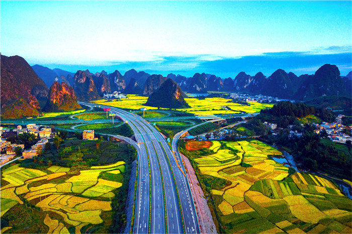 壮美广西，多彩人生画卷中的播音之声